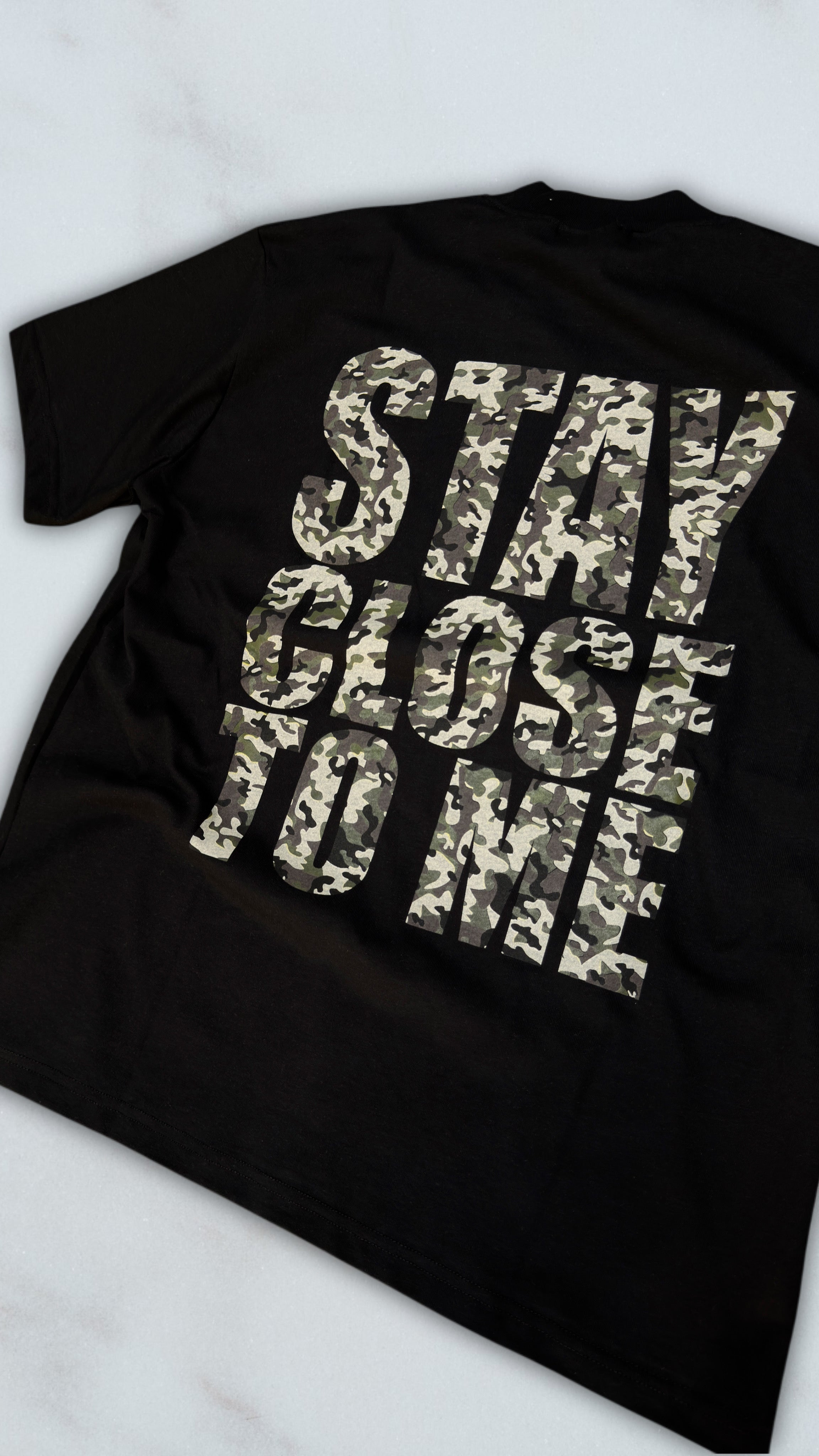 T SHIRT CLOSE